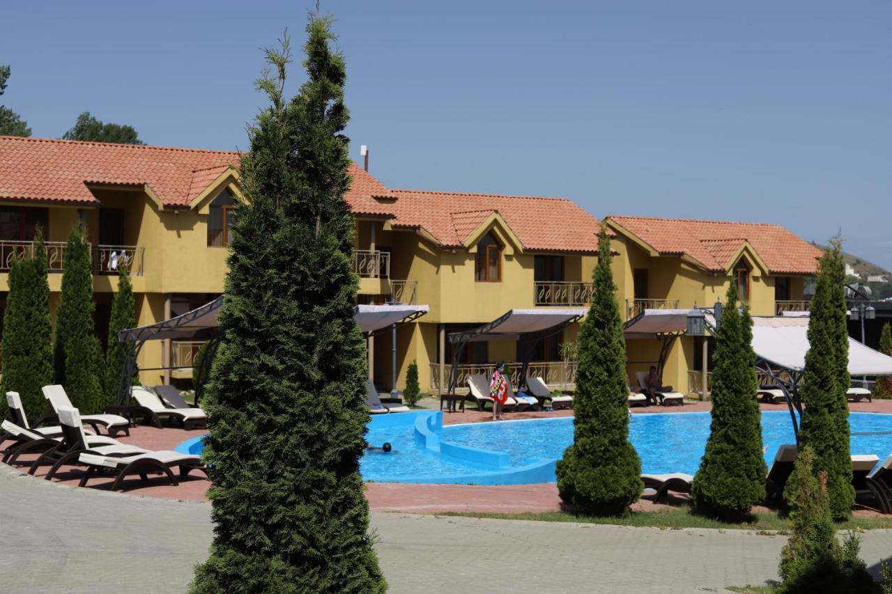 Best Western Bohemian Resort Sevan Exterior photo