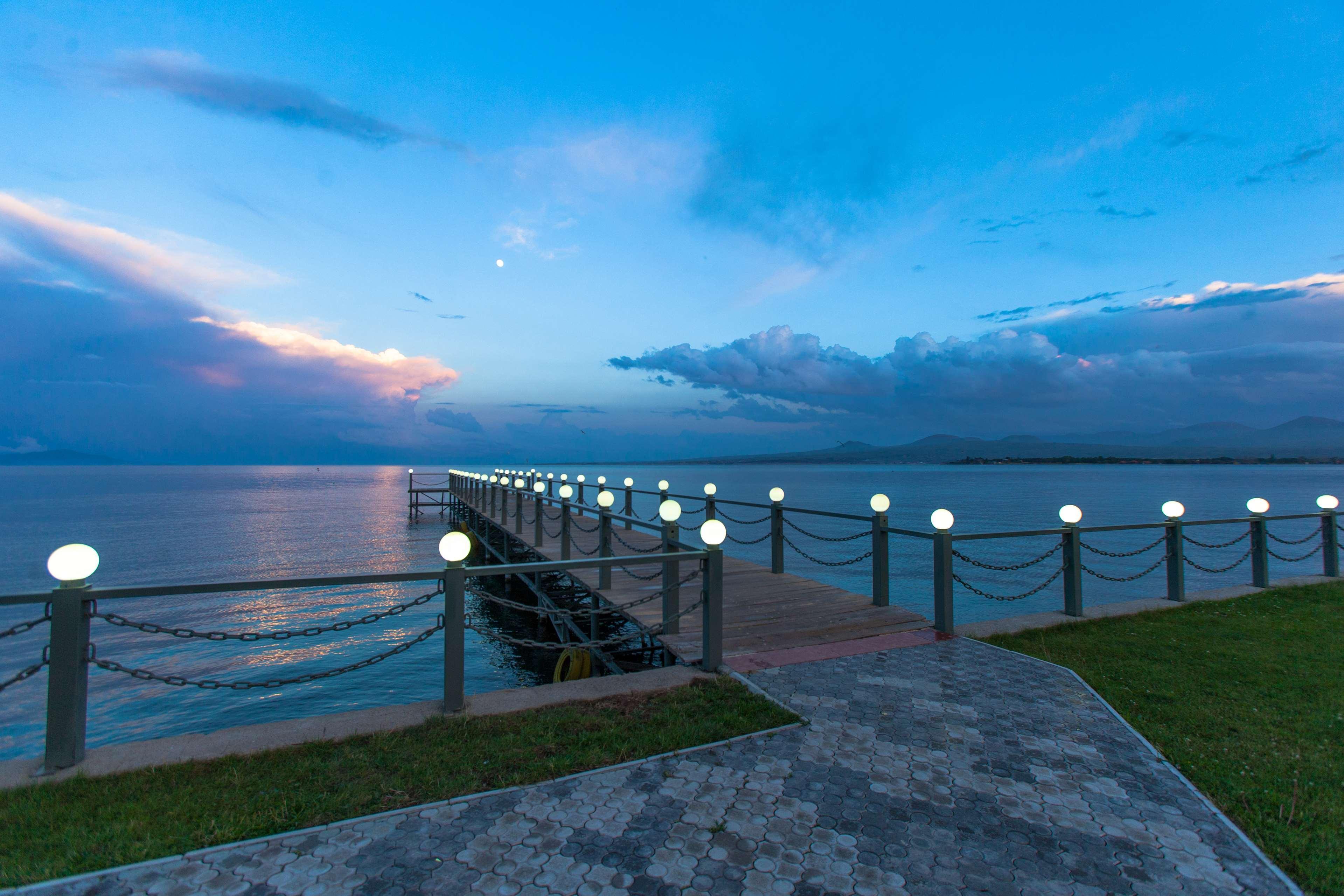 Best Western Bohemian Resort Sevan Exterior photo