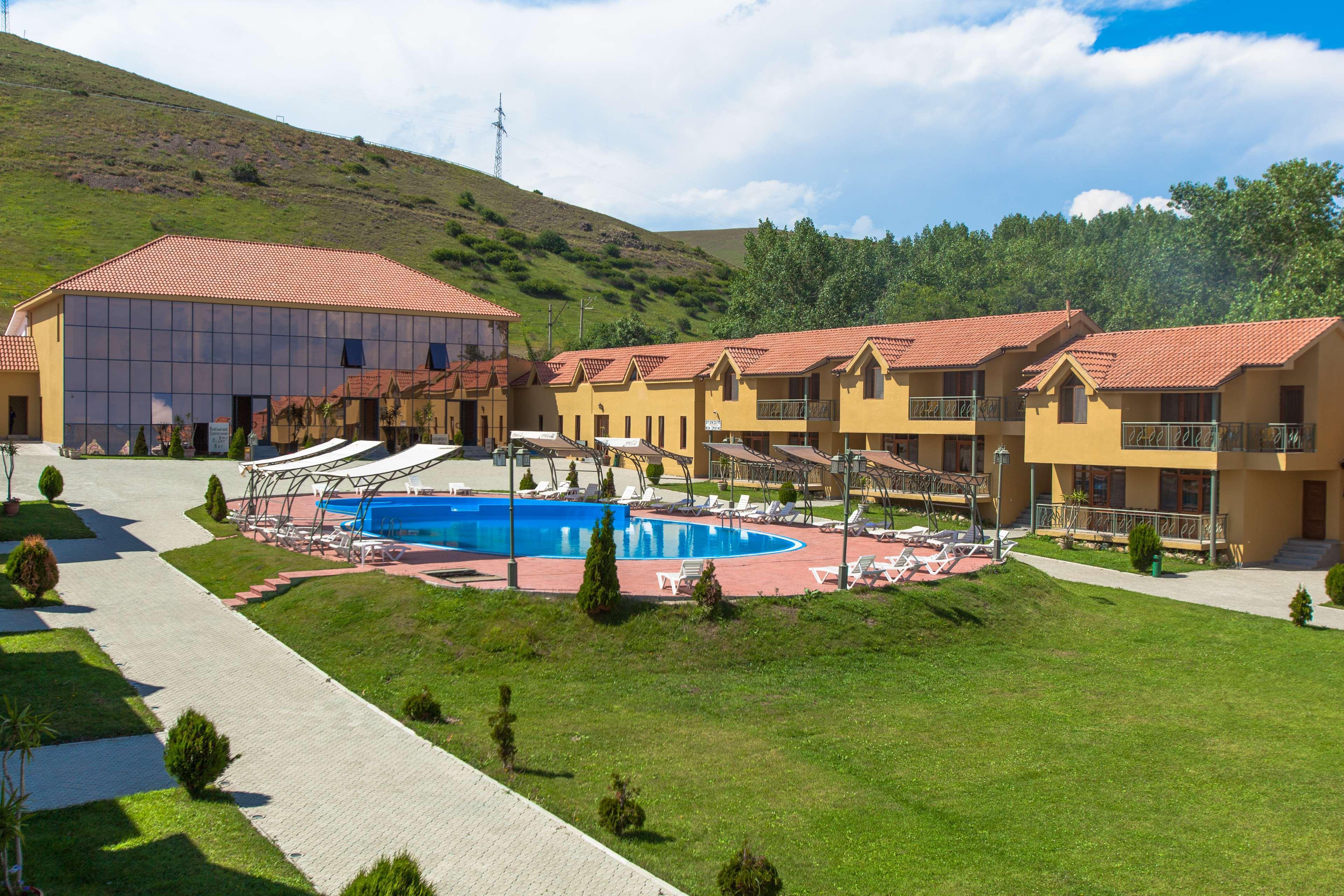 Best Western Bohemian Resort Sevan Exterior photo