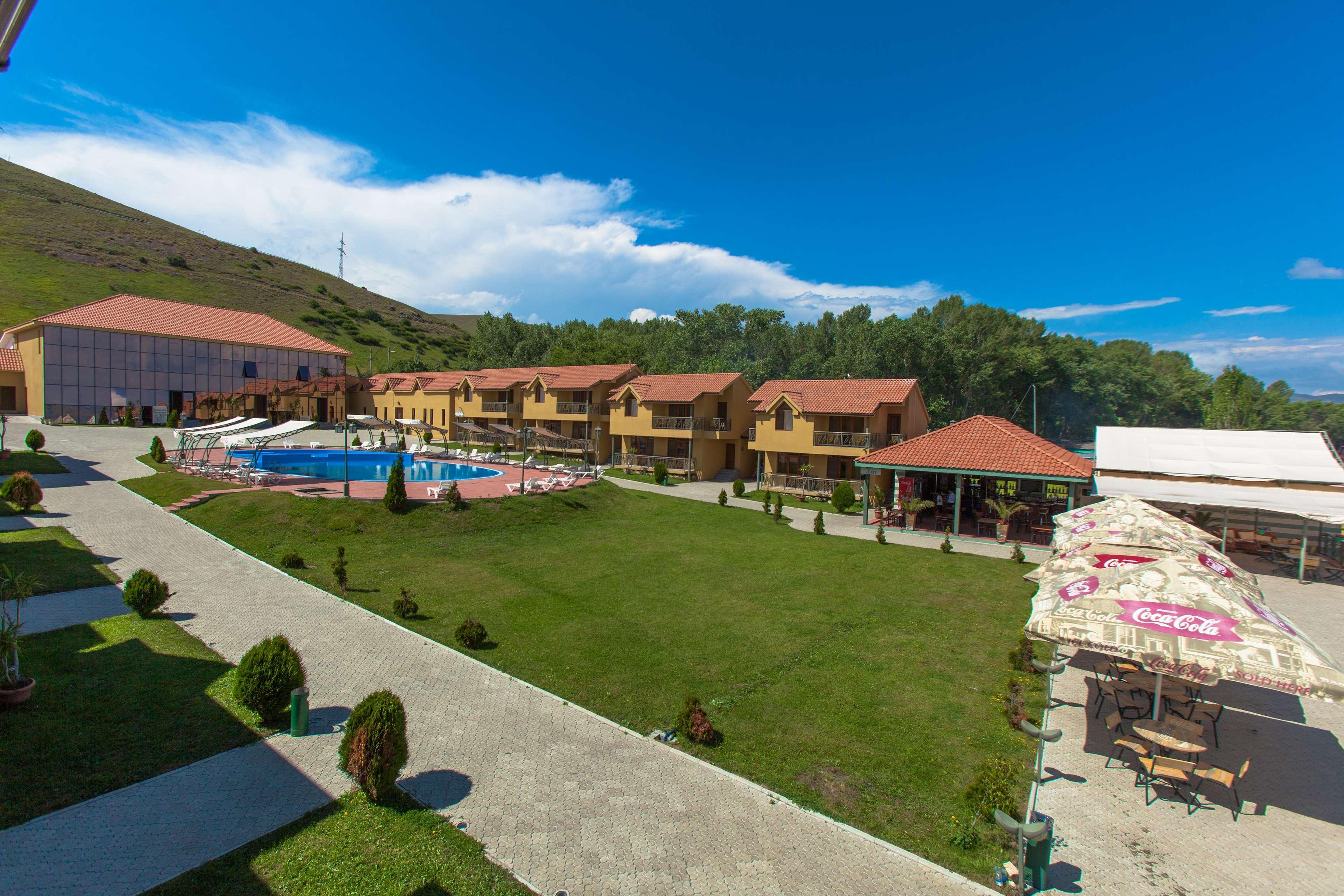 Best Western Bohemian Resort Sevan Exterior photo